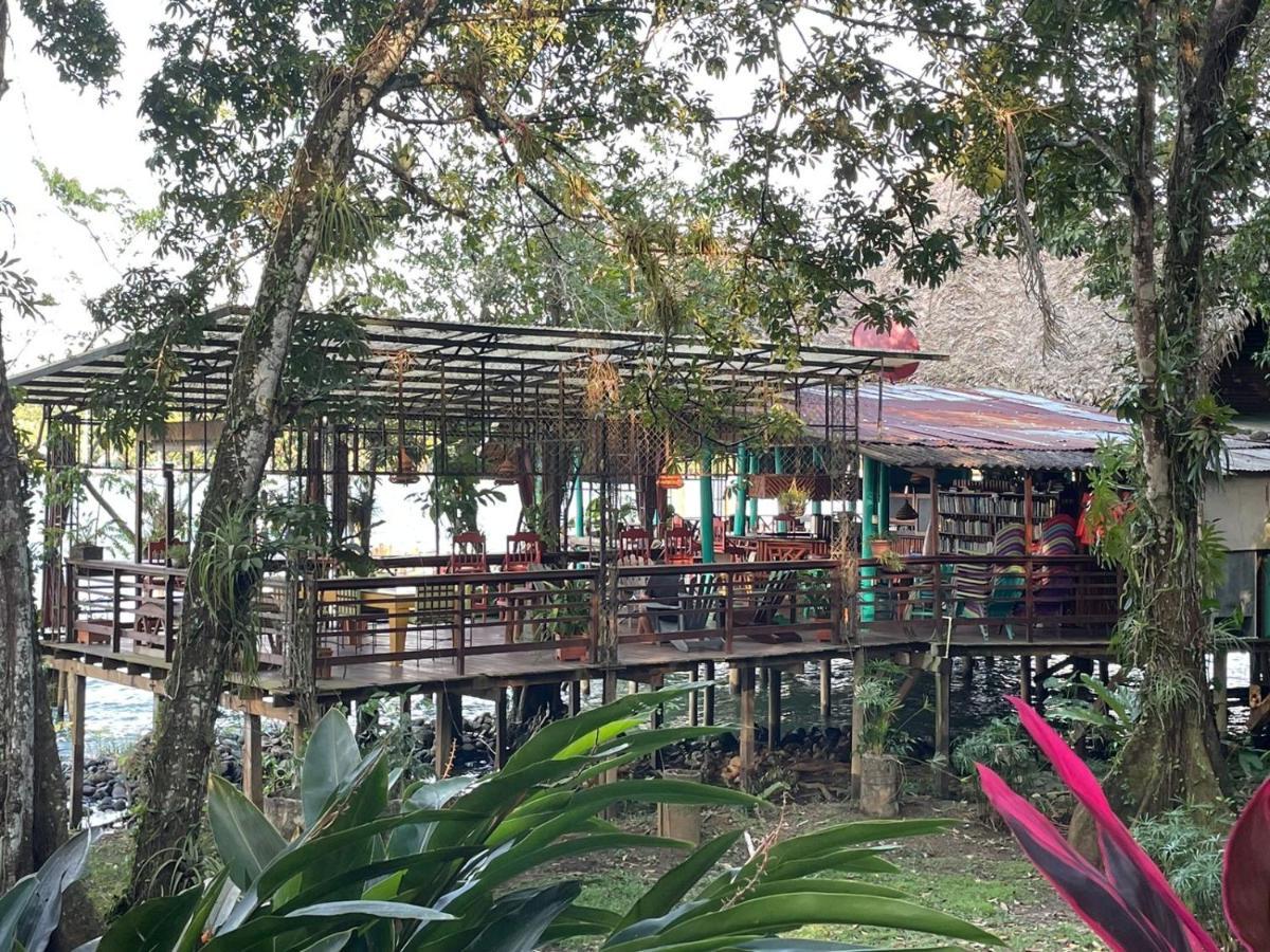 Tortugal Boutique River Lodge Rio Dulce Town Exteriör bild