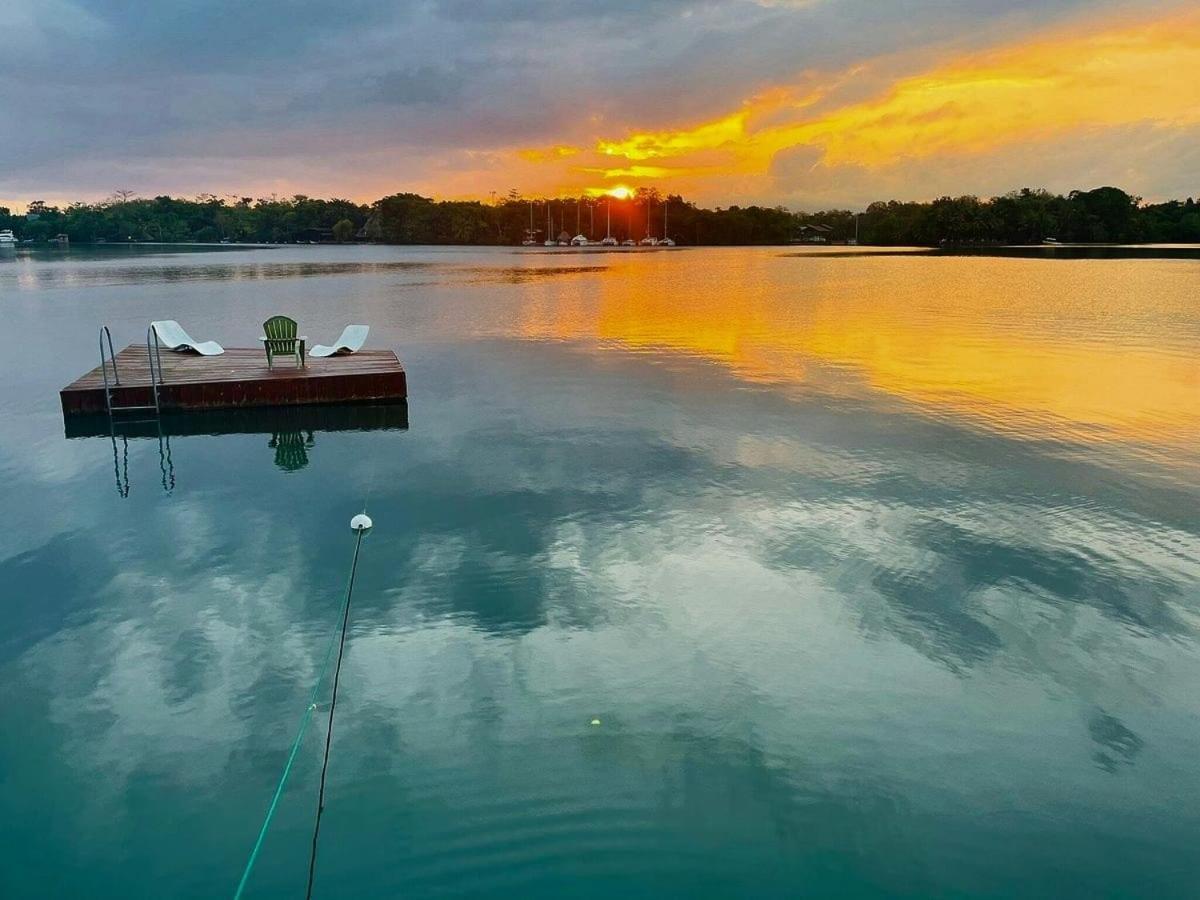 Tortugal Boutique River Lodge Rio Dulce Town Exteriör bild