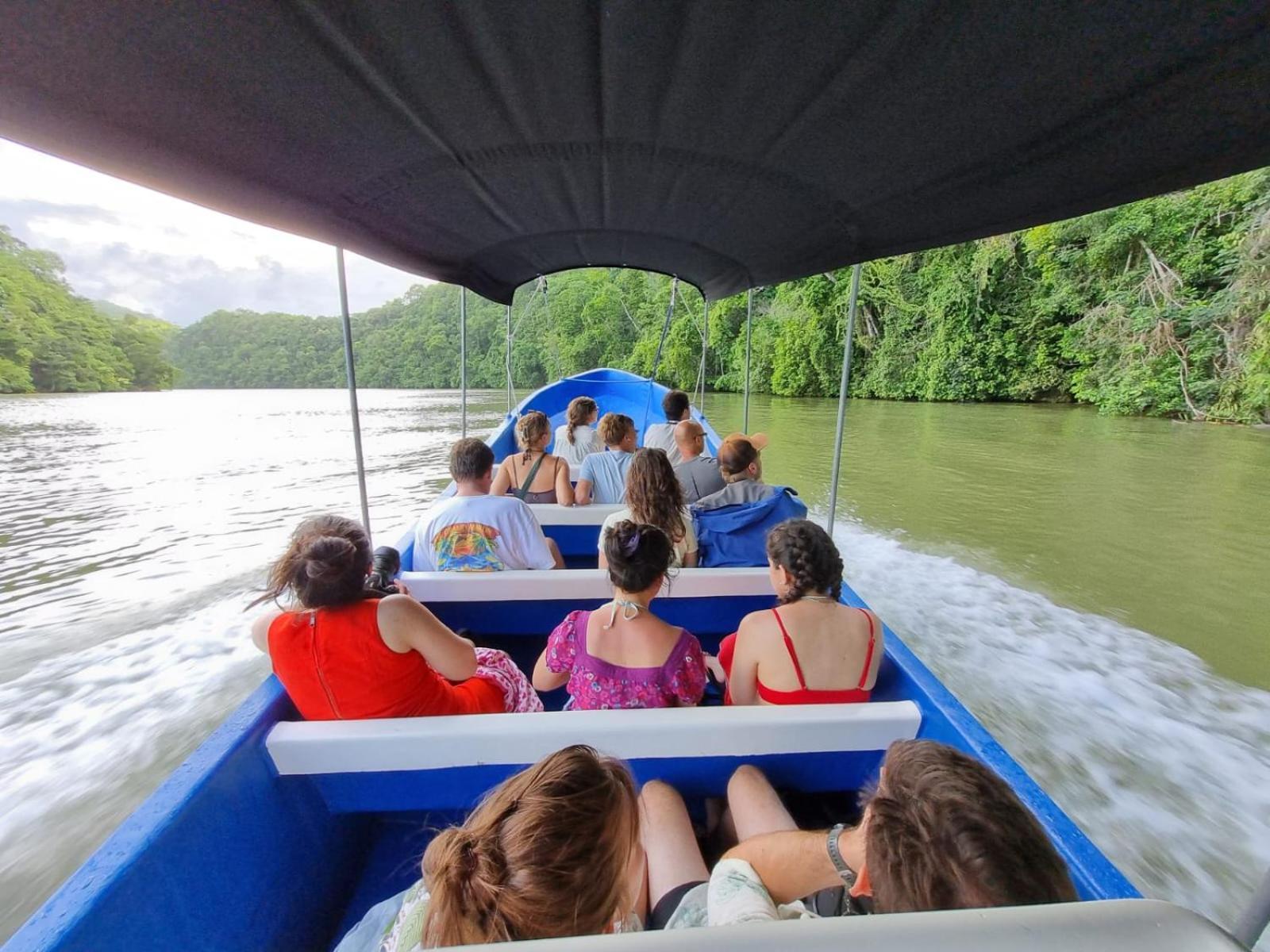 Tortugal Boutique River Lodge Rio Dulce Town Exteriör bild